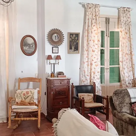 Olivo Lloron Villa Montilla