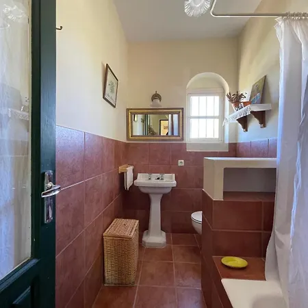 Olivo Lloron Villa Montilla